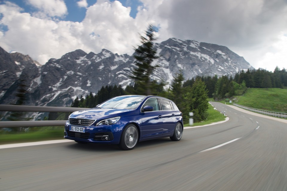 Photo officielle Peugeot 308 II Allure restylée - Essais presse