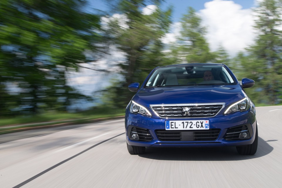 Photo officielle Peugeot 308 II Allure restylée - Essais presse