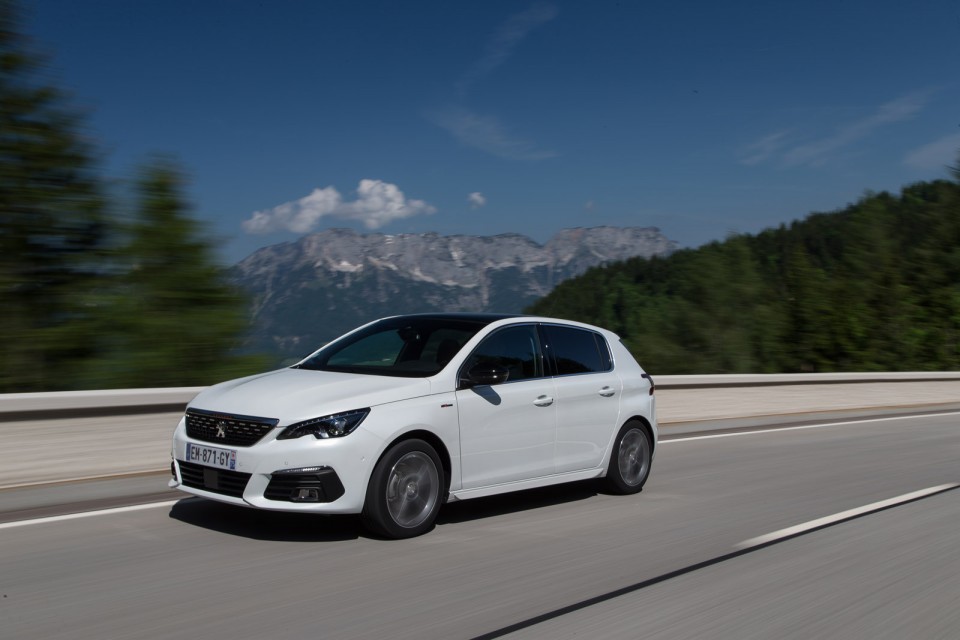 Photo 3/4 avant Peugeot 308 II GT Line restylée - Essais presse