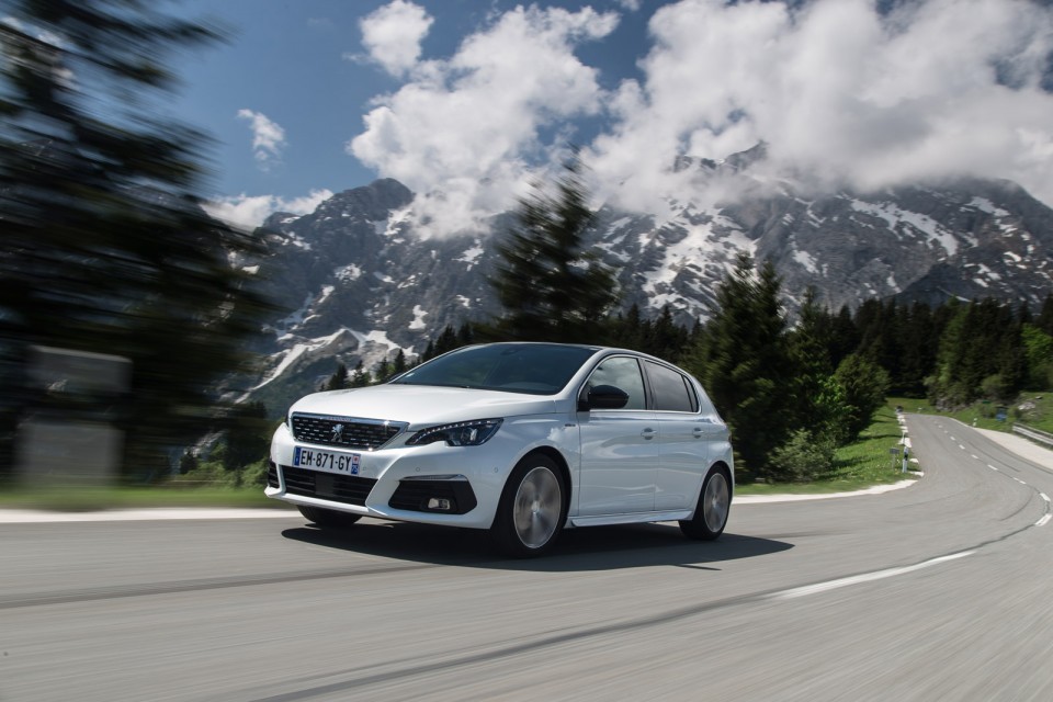 Photo 3/4 avant Peugeot 308 II GT Line restylée - Essais presse