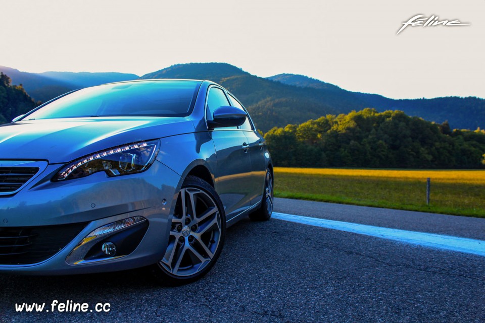 Photo essai Peugeot 308 II Féline Gris Artense 1.6 e-HDi 115 -1-014