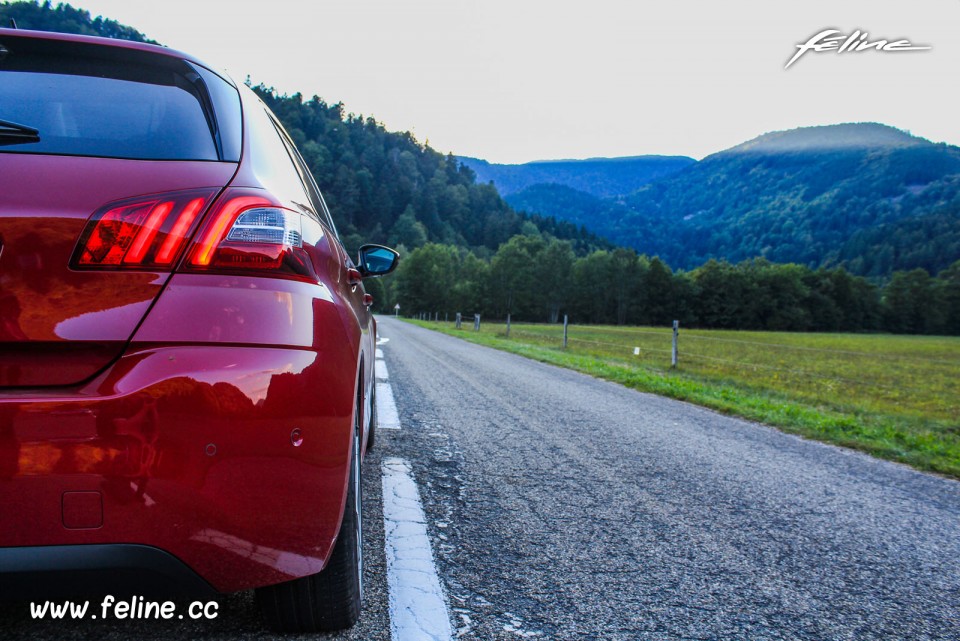 Photo essai Peugeot 308 II Féline Rouge Rubi 1.6 THP 155 -1-019