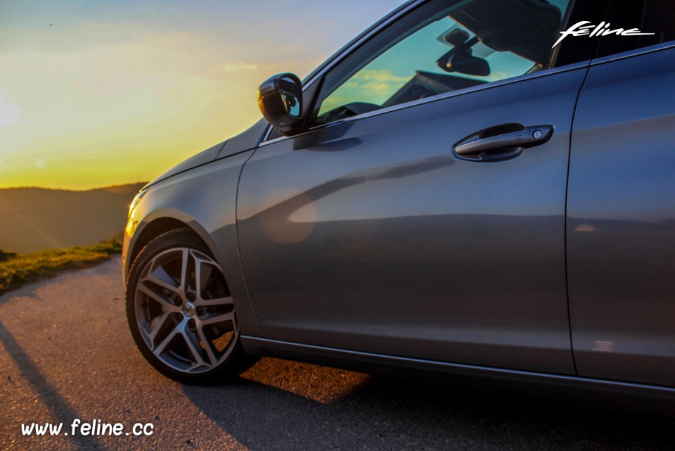 Photo essai Peugeot 308 II Féline Gris Artense 1.6 e-HDi 115 -1-020