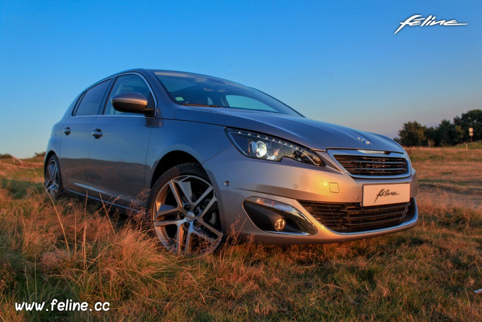 Photo essai Peugeot 308 II Féline Gris Artense 1.6 e-HDi 115 -1-029