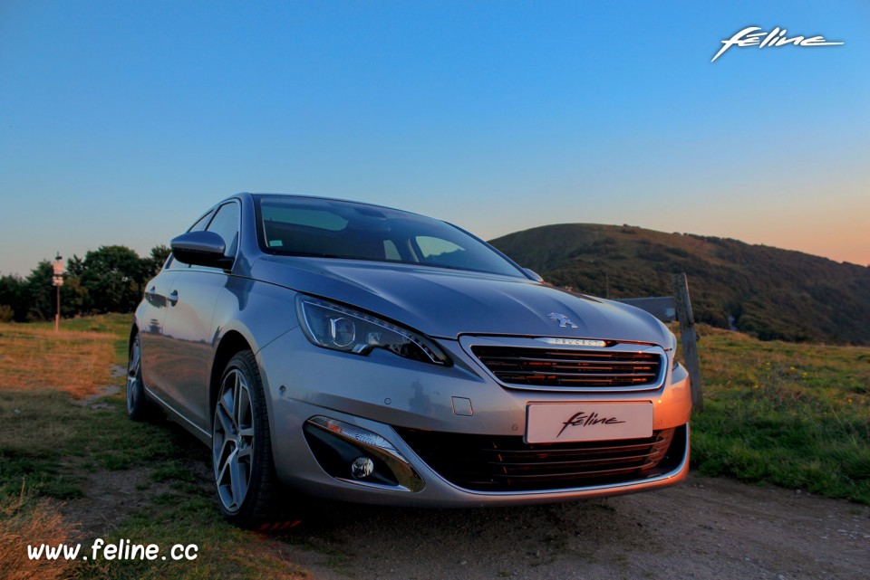 Photo essai Peugeot 308 II Féline Gris Artense 1.6 e-HDi 115 -1-031