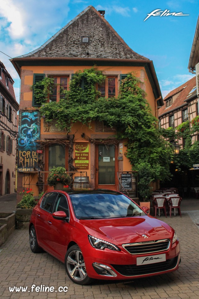 Photo Peugeot 308 II Féline Rouge Rubi 2.0 BlueHDi 150 -1-050