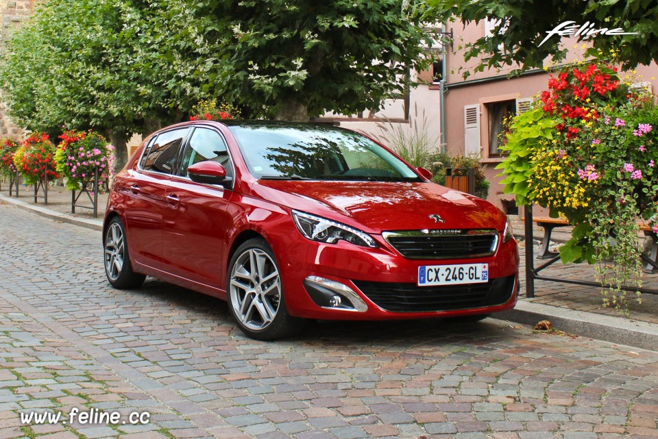 Photo 3/4 avant Peugeot 308 II Féline Rouge Rubi 1.6 THP 155 -1-052