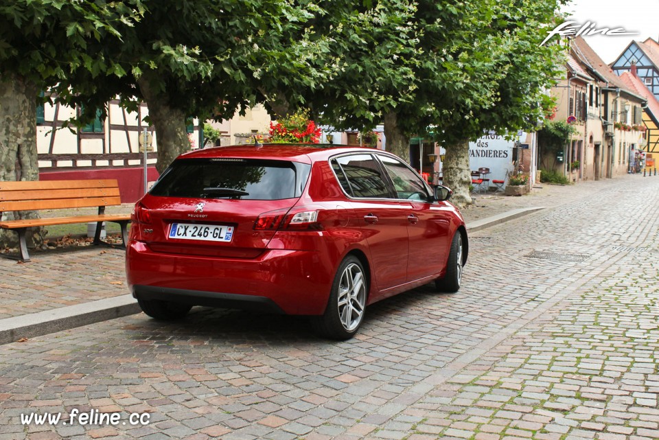 Photo 3/4 arrière Peugeot 308 II Féline Rouge Rubi 1.6 THP 155 -1-054