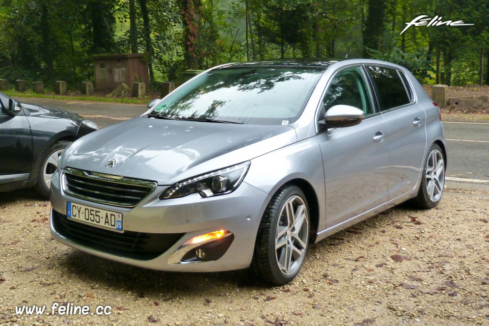 Photo essai Peugeot 308 II Féline 1.6 THP 155 Gris Artense - Opération 3:08 (2013) - 2-002