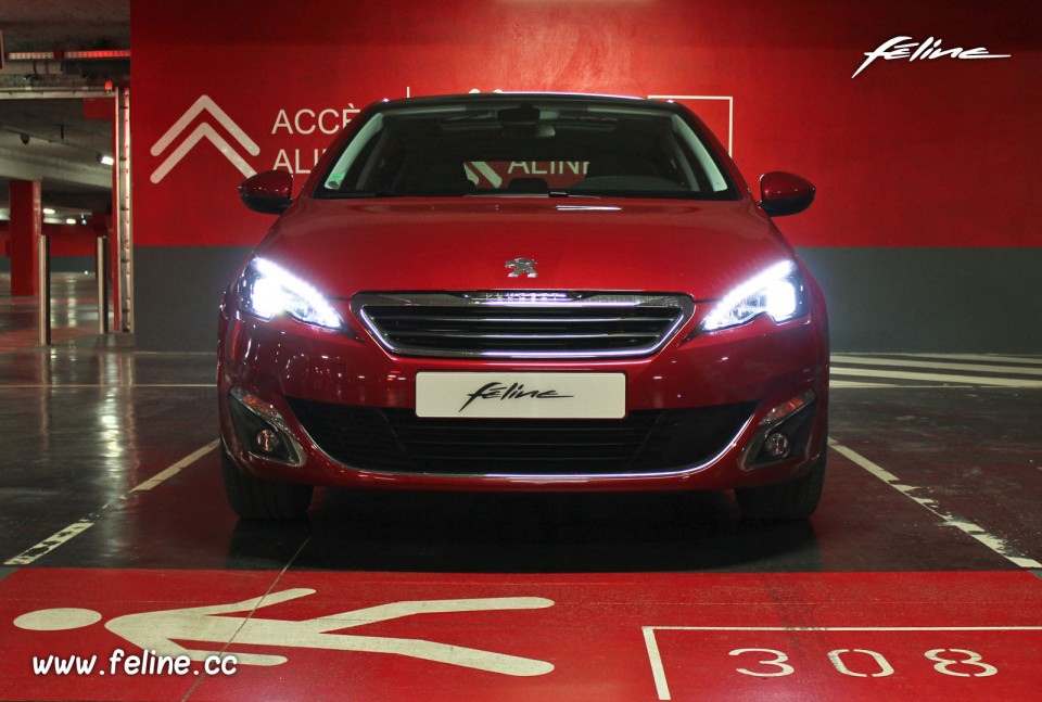 Photo face avant parking Peugeot 308 II Allure Rouge Rubi - 1.6 THP 125 ch BVM6 - 3-001