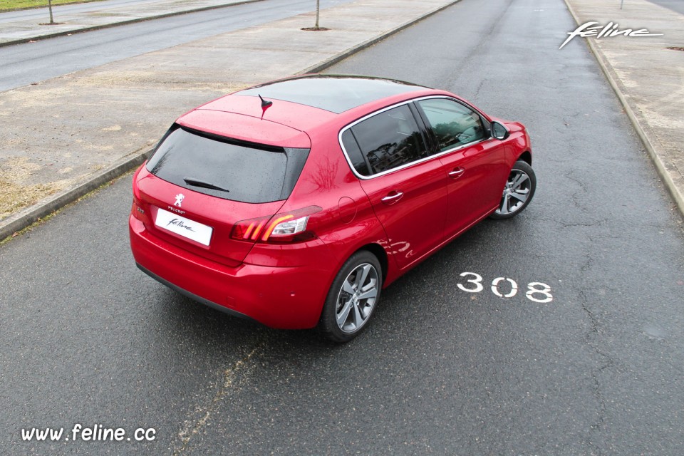 Photo Essai Peugeot 308 II Allure Rouge Rubi - 1.6 THP 125 ch BVM6 - 3-007