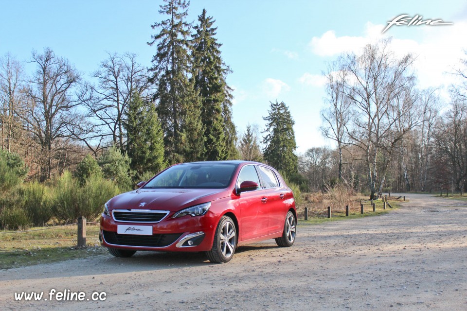 Photo Essai Peugeot 308 II Allure Rouge Rubi - 1.6 THP 125 ch BVM6 - 3-012