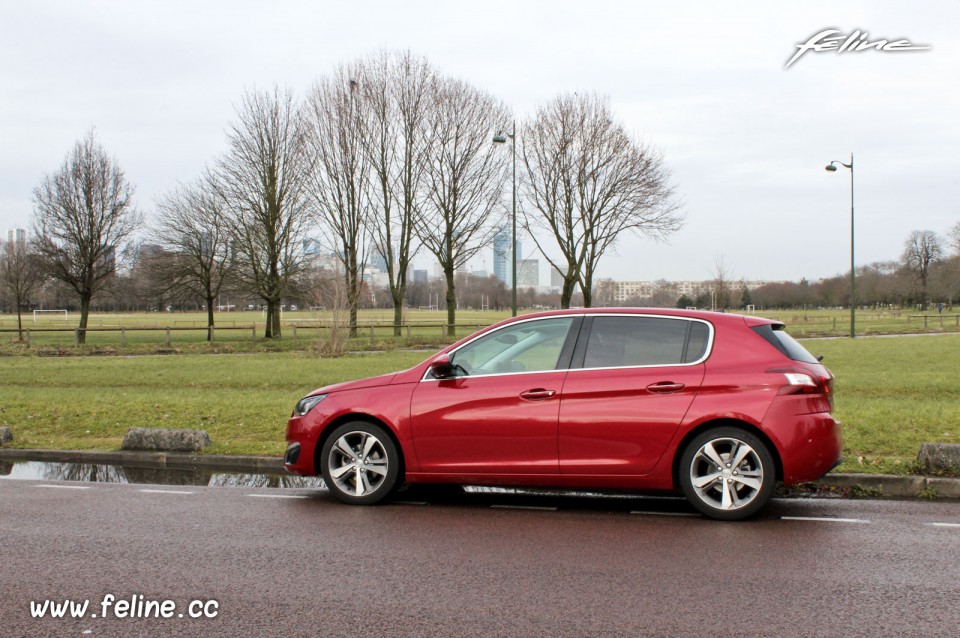 Photo Essai Peugeot 308 II Allure Rouge Rubi - 1.6 THP 125 ch BVM6 - 3-018