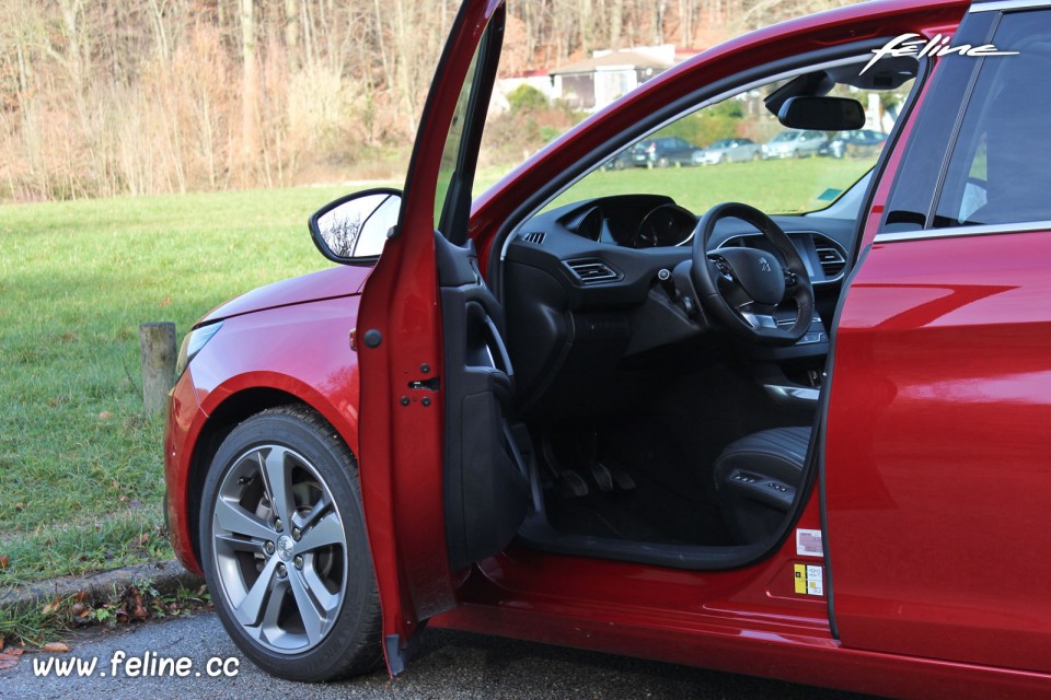 Photo Essai Peugeot 308 II Allure Rouge Rubi - 1.6 THP 125 ch BVM6 - 3-045