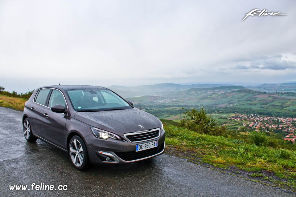 Photo Essai Peugeot 308 II Allure Gris Moka - 1.2 e-THP 130 ch B