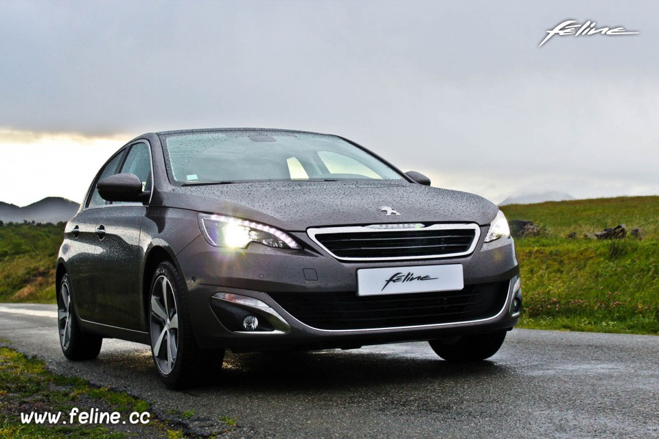 Photo 3/4 avant Peugeot 308 II Allure Gris Moka - 1.2 e-THP 130