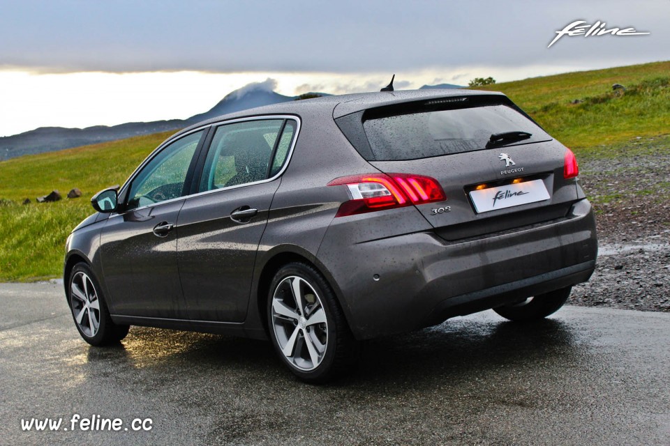 Photo 3/4 arrière Peugeot 308 II Allure Gris Moka - 1.2 e-THP 1