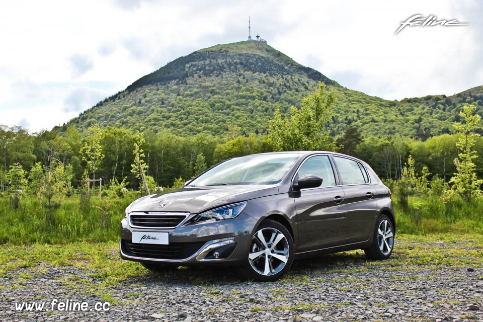 Photo Essai Peugeot 308 II Allure Gris Moka - 1.2 e-THP 130 ch B