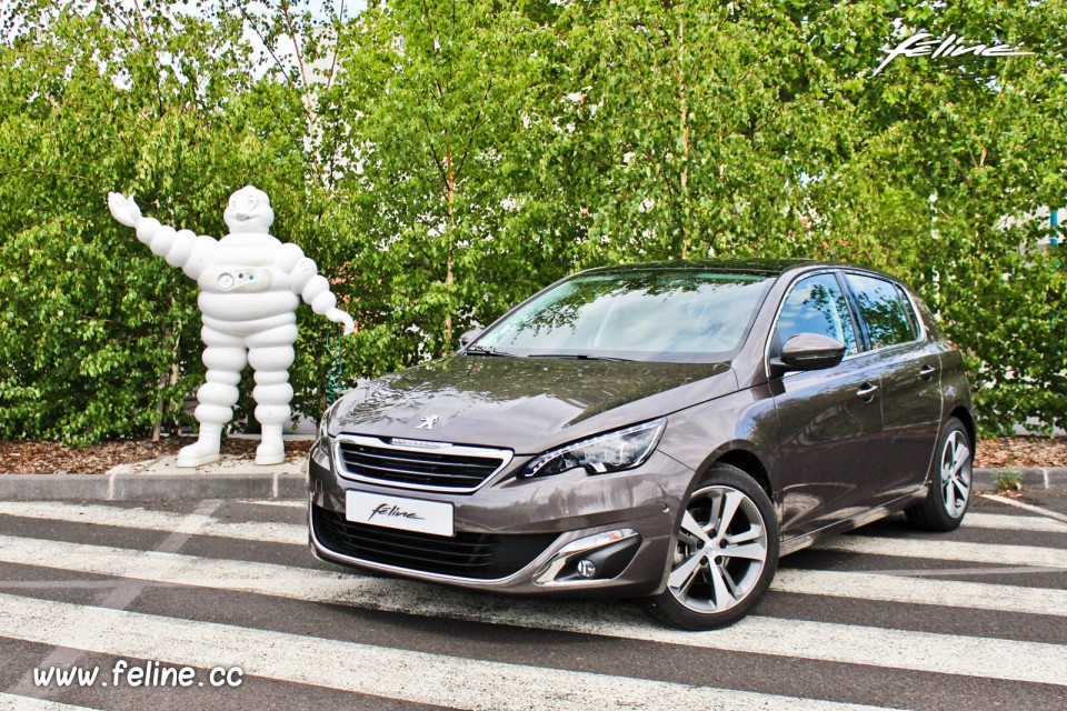 Photo Essai Peugeot 308 II Allure Gris Moka - 1.2 e-THP 130 ch B