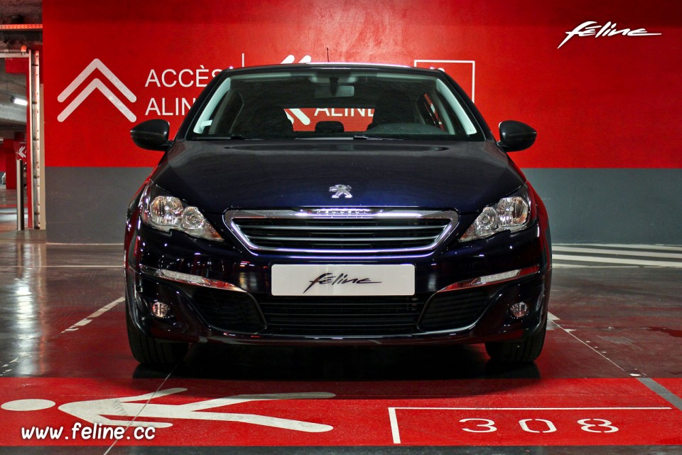 Photo Essai Peugeot 308 II Access Dark Blue - 1.2 PureTech 82 ch