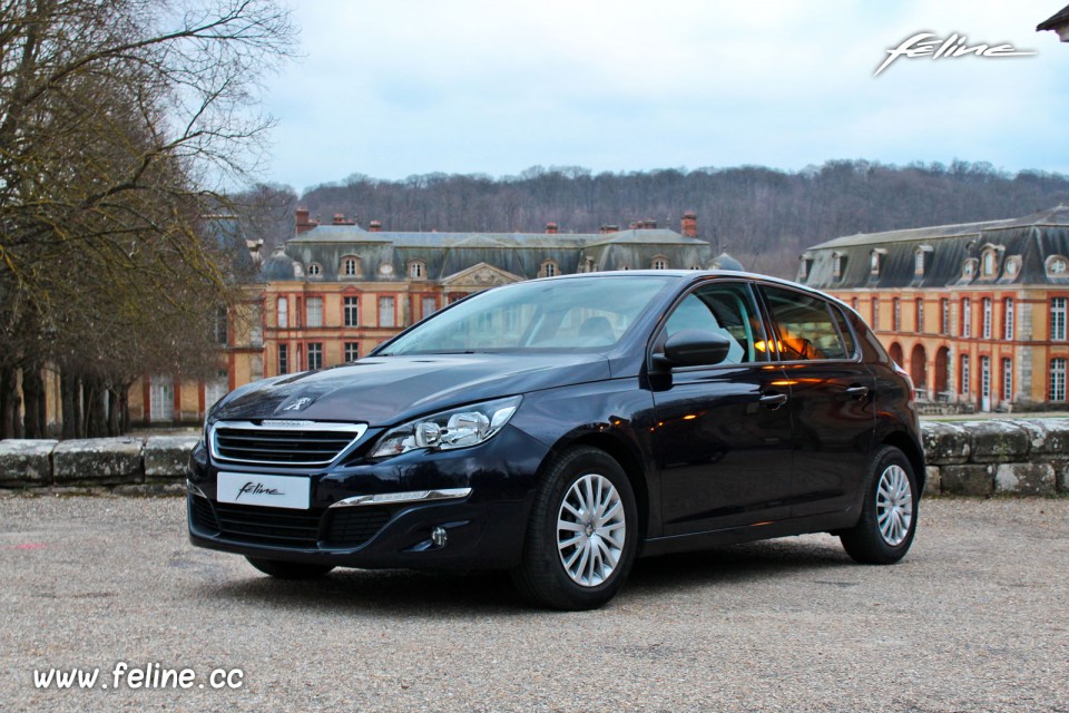 Photo Essai Peugeot 308 II Access Dark Blue - 1.2 PureTech 82 ch