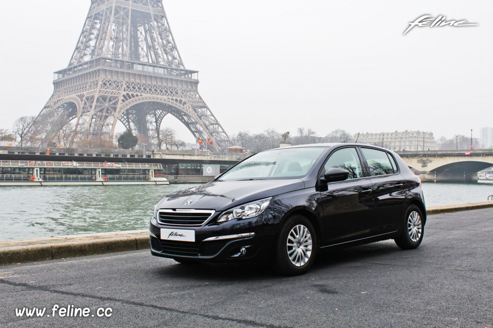 Photo Essai Peugeot 308 II Access Dark Blue - 1.2 PureTech 82 ch