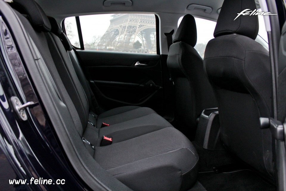 Photo places arrière Peugeot 308 II Access - 1.2 PureTech 82 ch