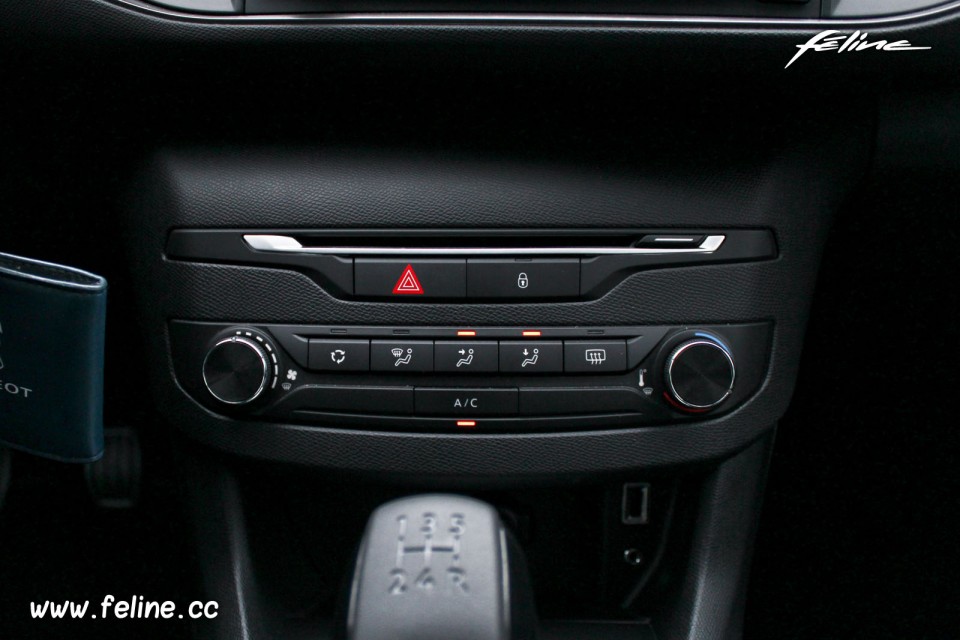 Photo climatisation manuelle Peugeot 308 II Access - 1.2 PureTec