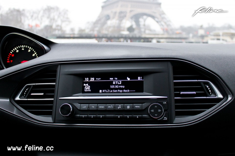 Photo autoradio CD RD45 (WIP Sound) Peugeot 308 II Access - 1.2