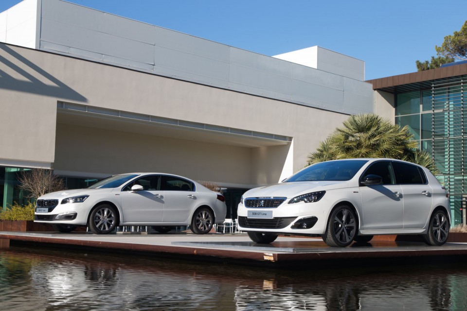 Photo Peugeot 308 GT Line et 508 GT Line Blanc Nacré