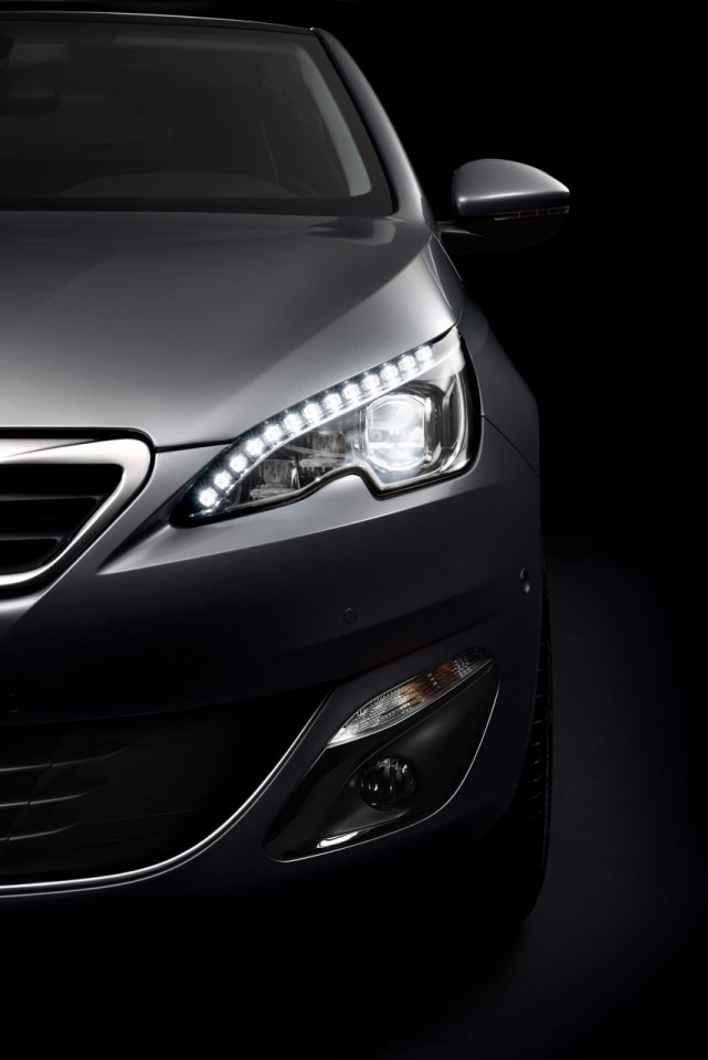 Photo feux de croisement Full LED Peugeot 308 II - 2-002