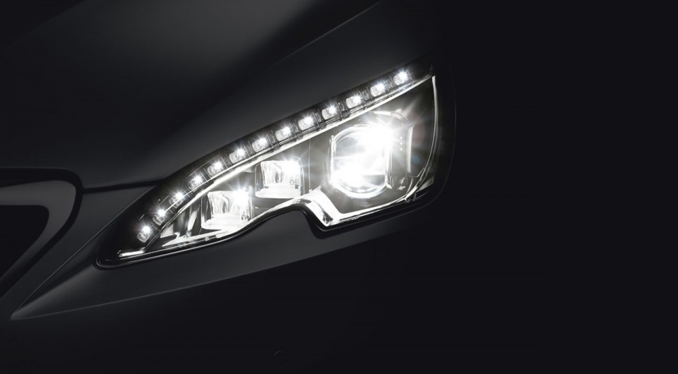 Photo feux de route full LED Peugeot 308 II - 2-016