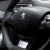 Photo volant sport cuir pleine fleur Peugeot 308 II - 2-020