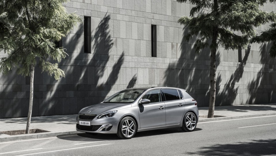 Photo 3/4 avant Peugeot 308 II - 2-049