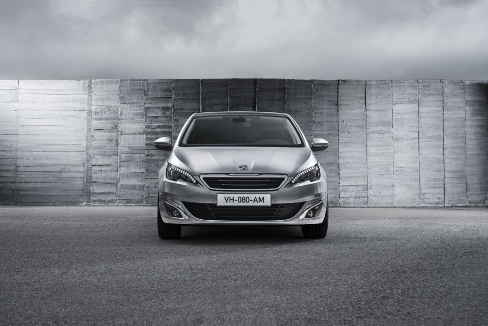 Photo face avant Peugeot 308 II - 2-055