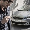 Photo lifestyle homme Peugeot 308 II - 2-119