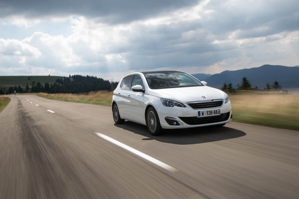 Photo Peugeot 308 II Allure Blanc Nacré