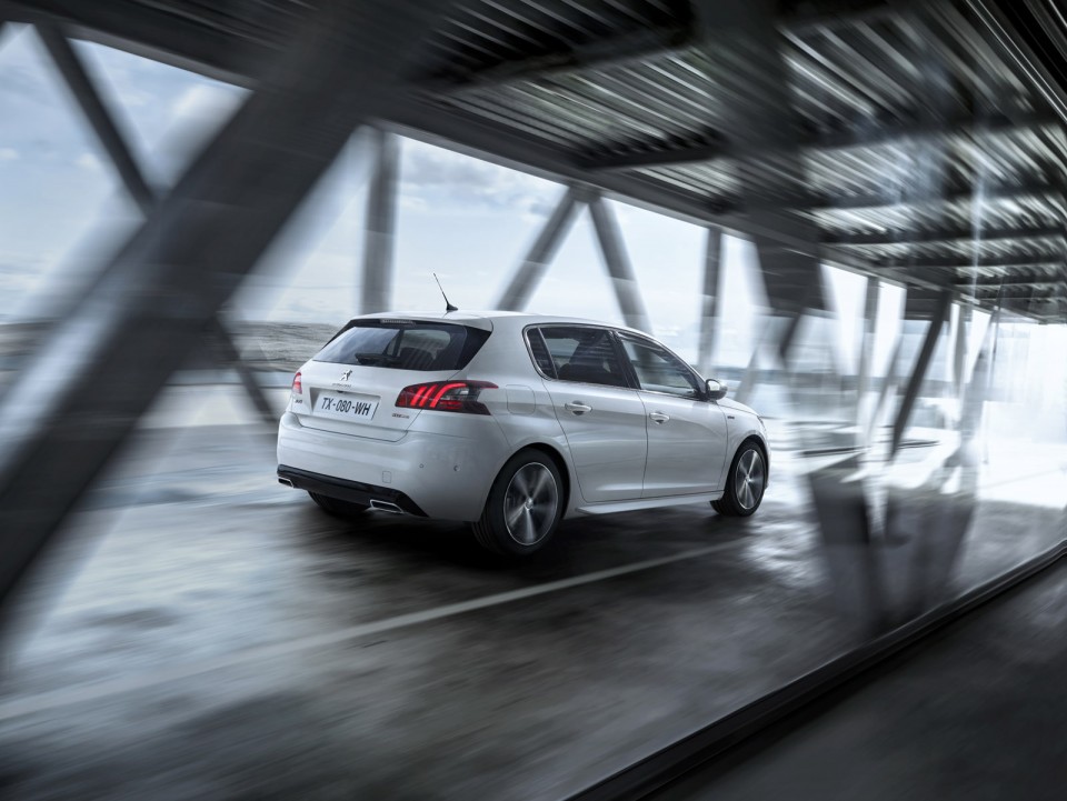 Photo officielle Peugeot 308 GT Line restylée (2017)