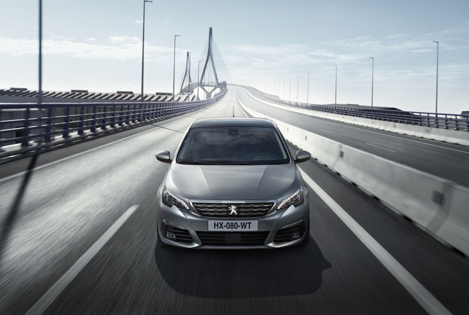 Photo officielle Peugeot 308 Allure restylée (2017)