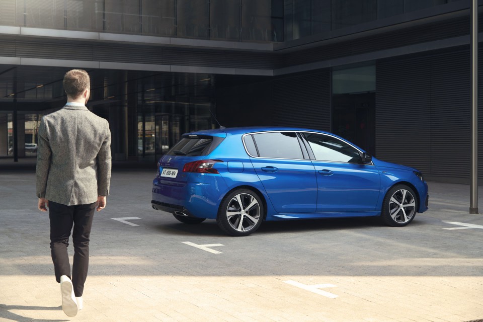 Photo officielle Peugeot 308 II Bleu Vertigo restylée (2020)