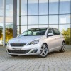 Photo officielle 3/4 avant Peugeot 308 II Allure Gris Aluminium (UK) - 2-002