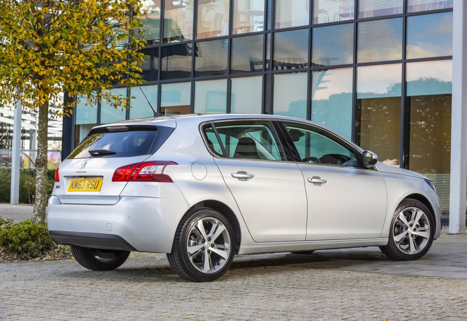 Photo officielle Peugeot 308 II Allure Gris Aluminium (UK)