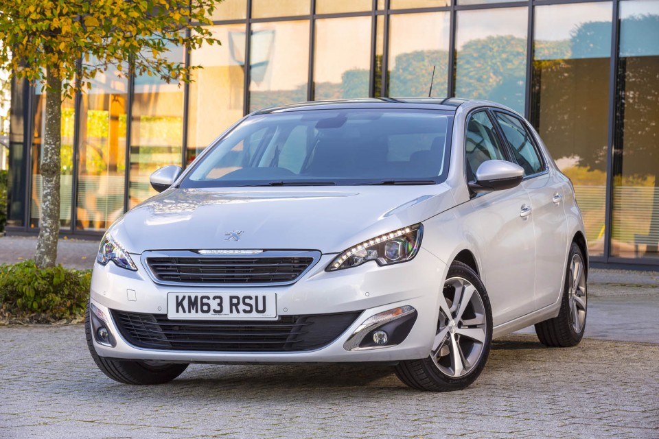 Photo officielle Peugeot 308 II Allure Gris Aluminium (UK)