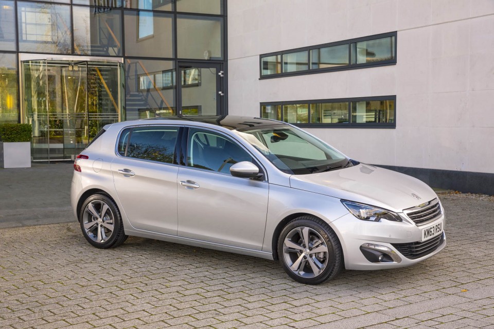 Photo officielle Peugeot 308 II Allure Gris Aluminium (UK)