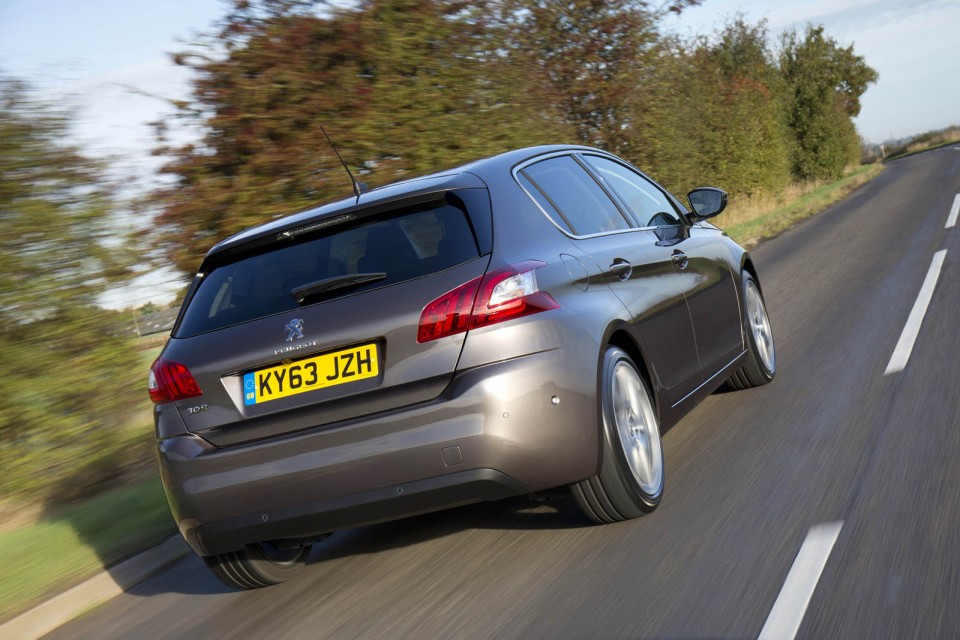 Photo officielle Peugeot 308 II Féline Gris Moka (UK)