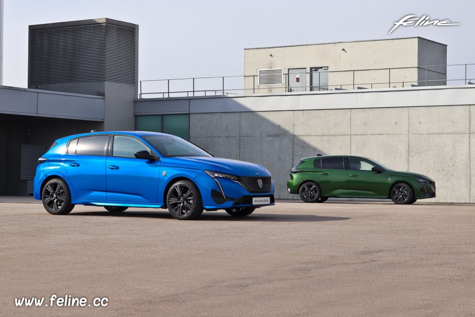 Photo Peugeot 308 III GT HYbrid 225 Bleu Vertigo et Vert Olivine