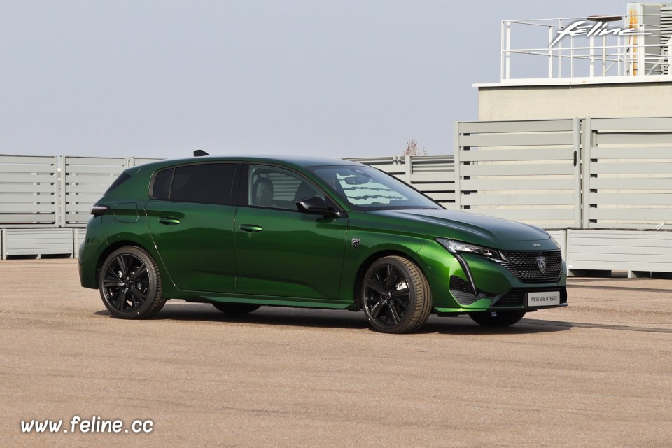 Photo Peugeot 308 III GT Vert Olivine HYbrid 225 (2021)