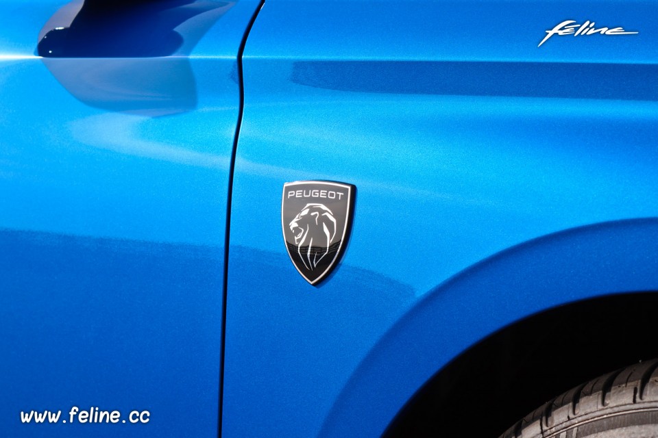 Photo logo aile avant Peugeot 308 III GT HYbrid 225 Bleu Vertigo