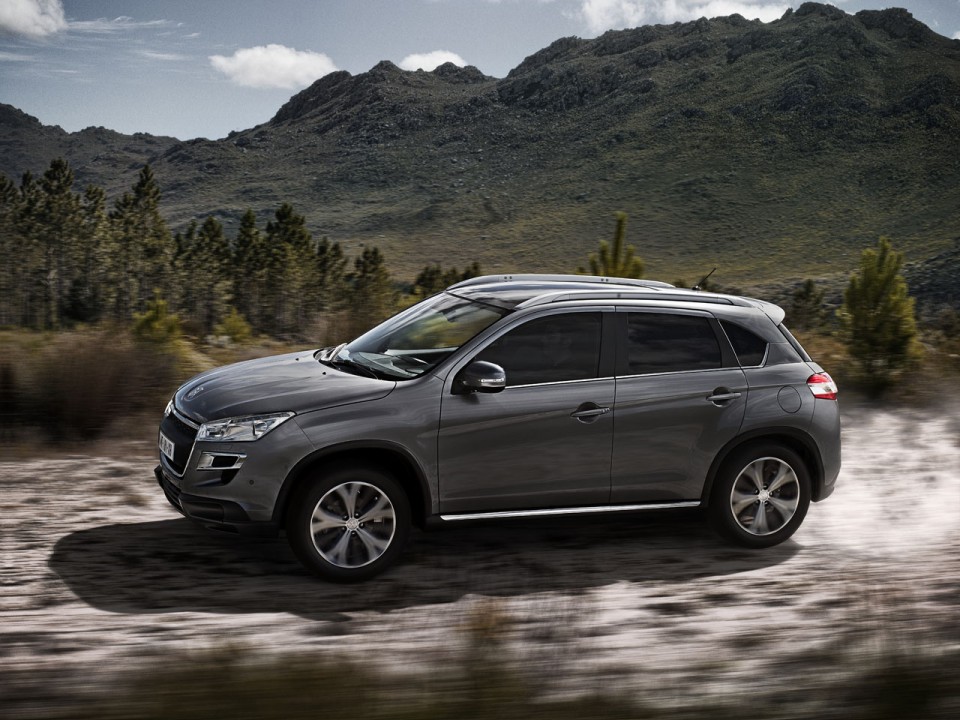 Photo officielle Peugeot 4008 I Gris Titanium - 2-021