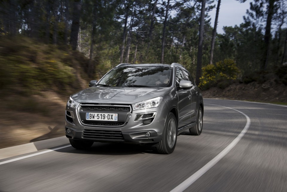 Photo officielle Peugeot 4008 I Gris Titanium - 2-058